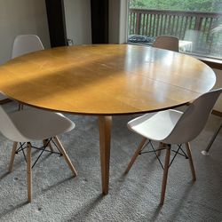 Kitchen Table + 4 Chairs