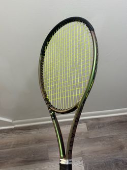 Wilson Blade 98 18x20 v8 Racquet 4 1/4"