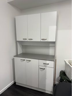 FREE White Storage Cabinet / Kitchen Hutch – You Pick Up