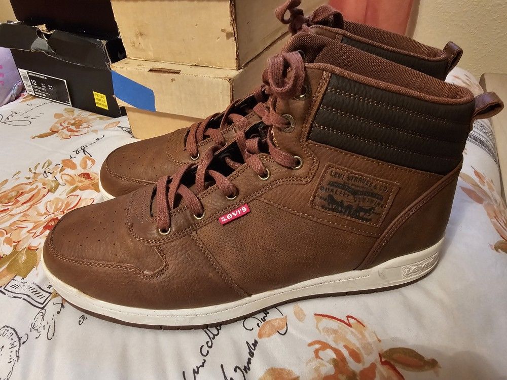 Men's Levi's Boots Size 13 New Condition
