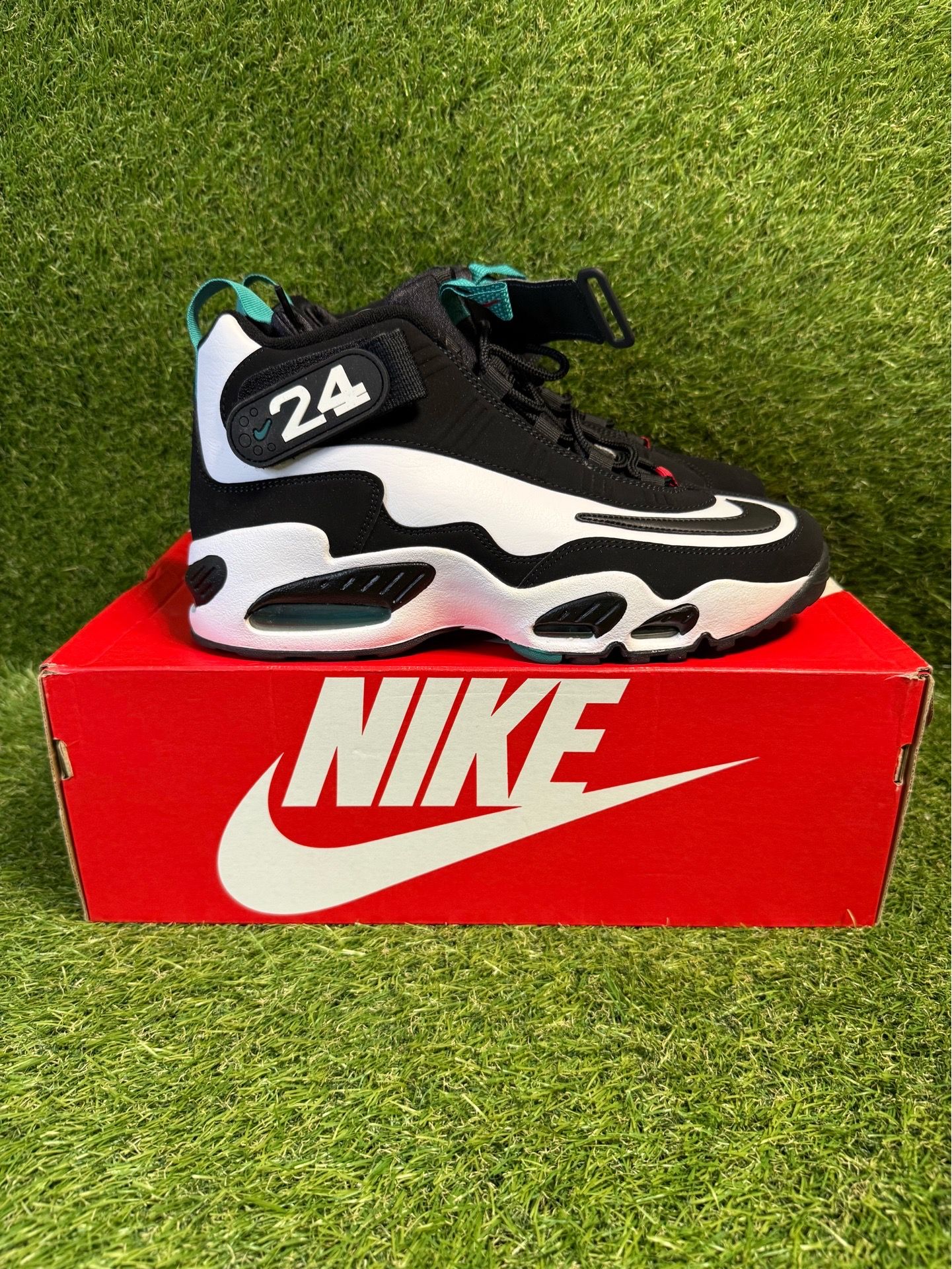 Size 10M - Nike Air Griffey Max 1 White Freshwater