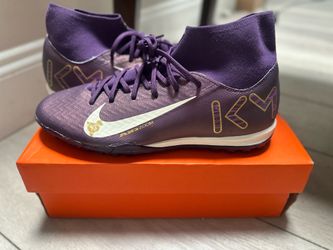 NIKE Soccer sneakers brand new size US 7