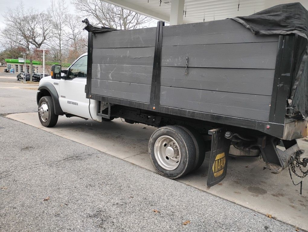 2005 Ford F-550