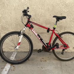 Giant Boulder mountain bike 26” 