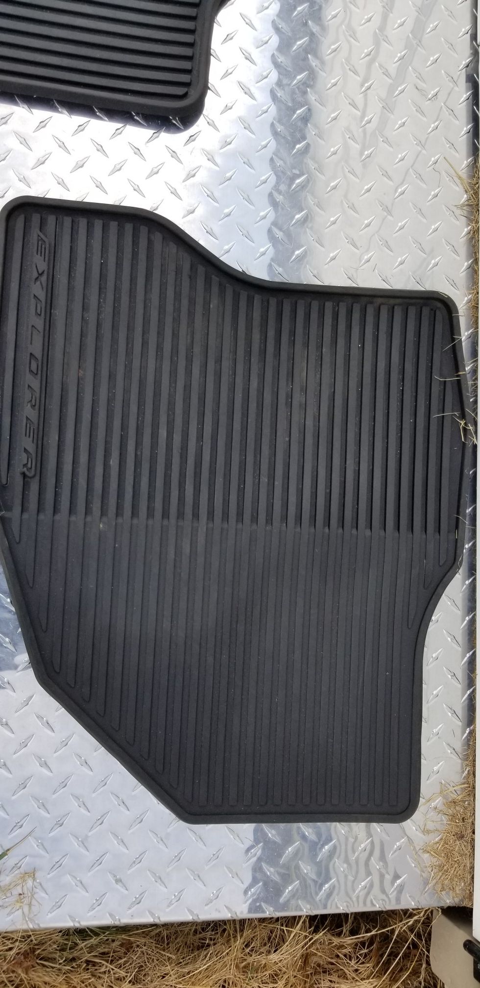2016-2017 Ford Explorer All-Weather Floor Mats