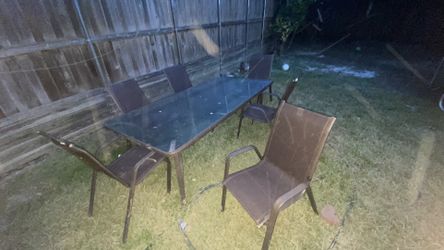 Outside Table And Chairs 