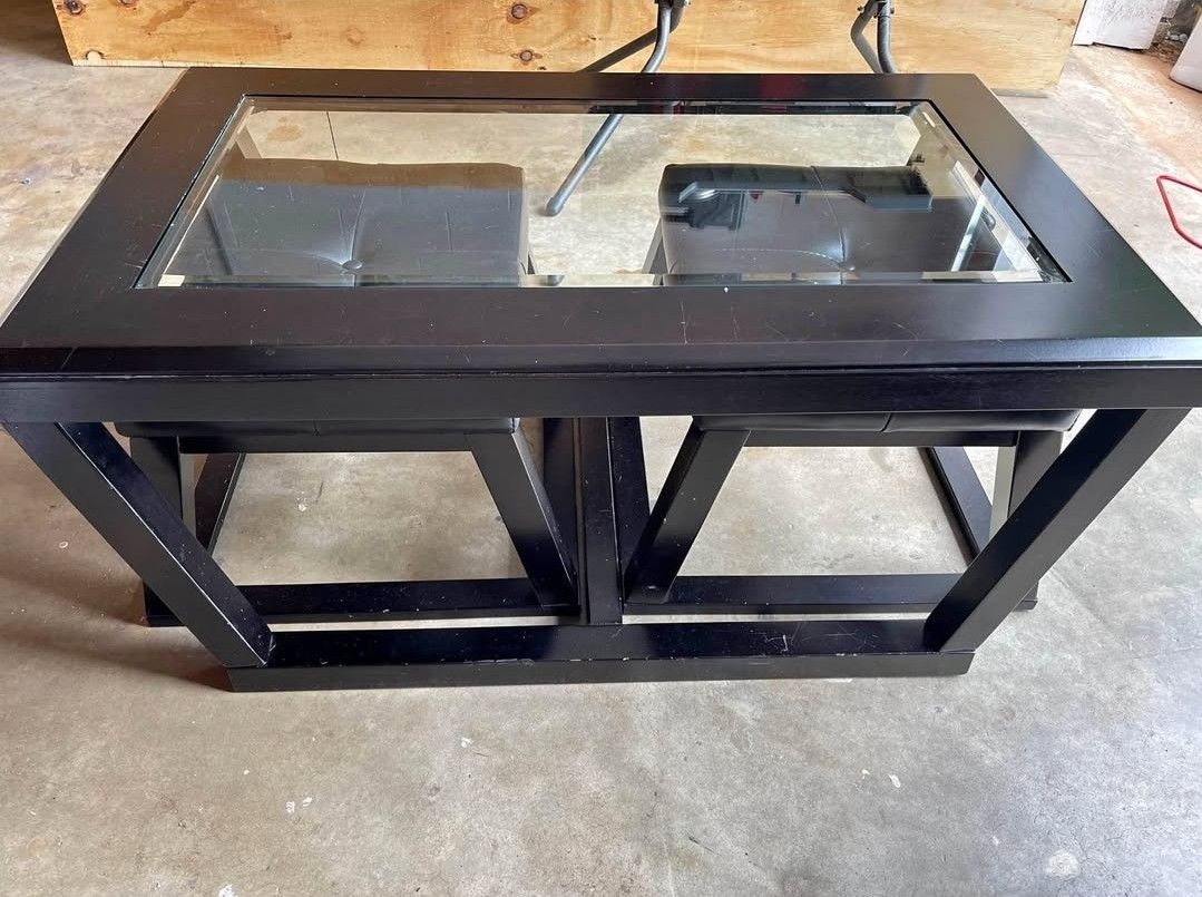 Coffe table + 2 stools / mesa de centro para sala