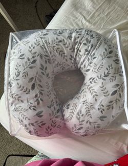 Boppy pillow