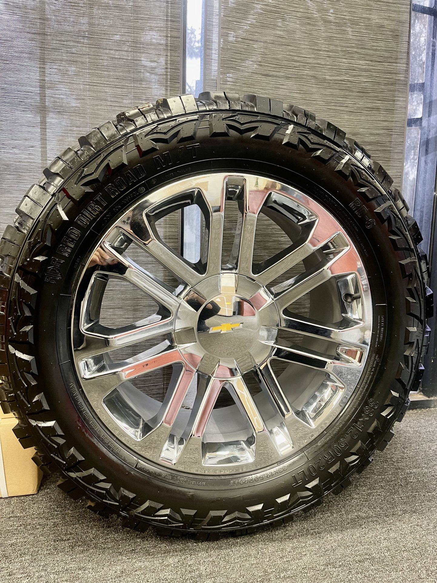 20x9 Chrome Wheels With 33x12.50r20 Fits Escalade Or Chevy With Tires ***NEW