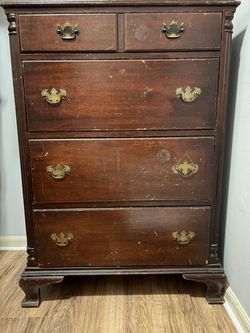 Chest of drawers