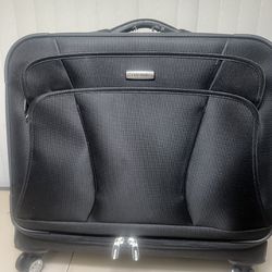 Samsonite Wheeled Spinner Garment Bag Great Condition. Used in very good condition with minor cosmetic condition with normal signs of usage. There are
