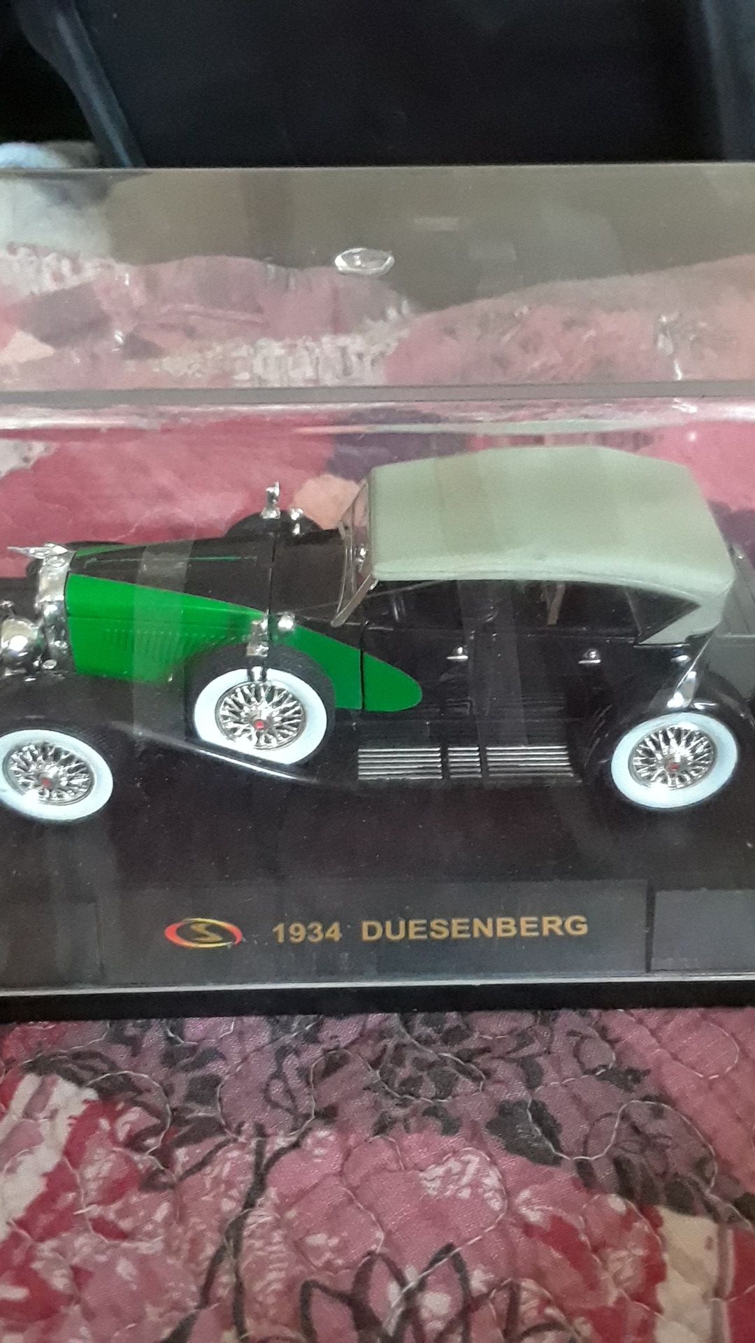 Duesenberg 1934 model car