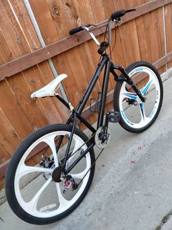 BICICLETA ESTILO BMX