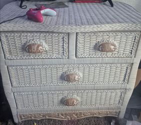 White Wicker 4-Drawer Dresser