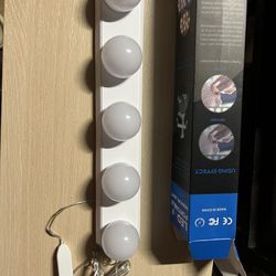 Portable LED mirror lights with 5 bulbs.brand New
