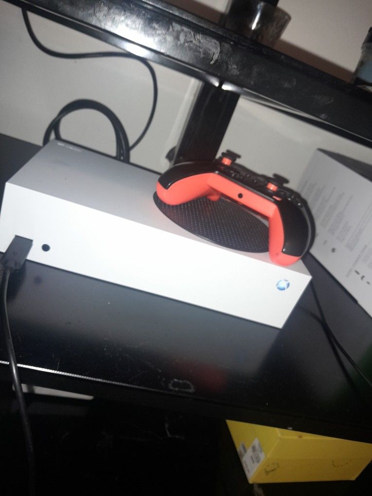 Xbox SERIES X with BOX