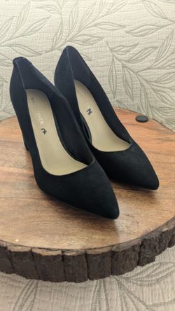 Marc Fisher pump suede upper heels