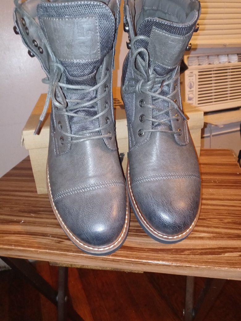 Size 10 1/2. Brand New J75 mens boots