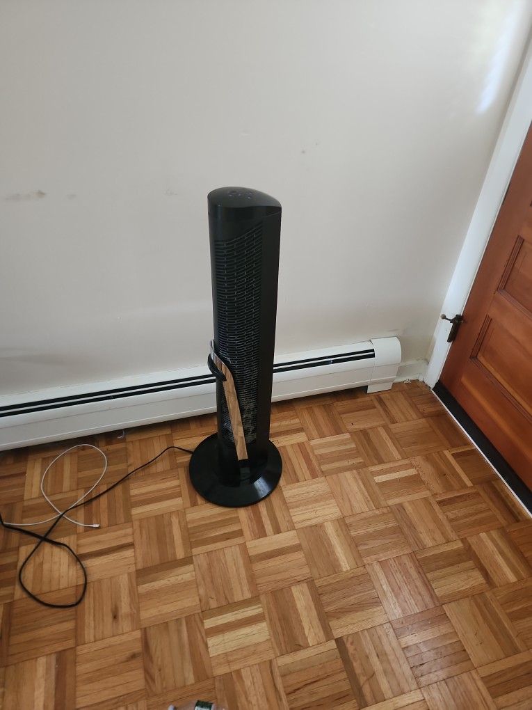 Vornado OSCR37 Oscillating Tower Fan.