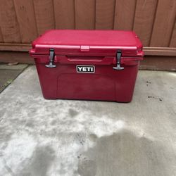 Yeti Tundra 45(SEND ME YOUR BEDT OFFER) 