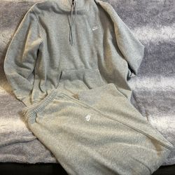 Nike Club Fleece Heather Grey Sweatsuit Size Large NWOT 