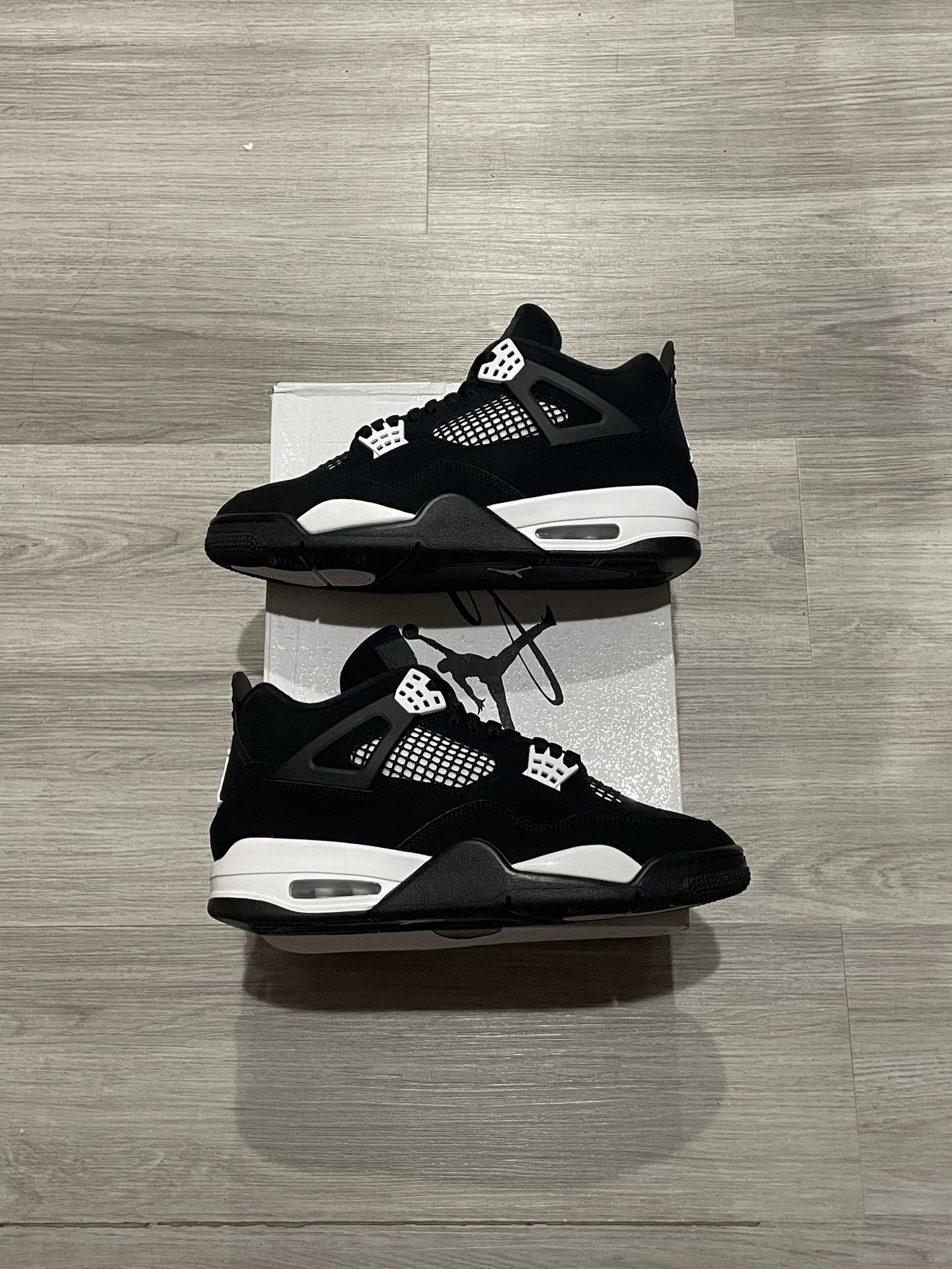 Jordan 4 White Thunder Size 10