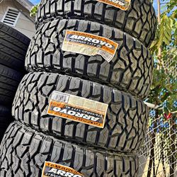 🚘🚨vendo set de llantas 275 55 20 arroyo tires R/T