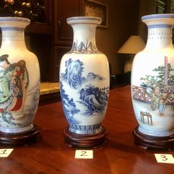 13” ORIENTAL URNS ON WOODEN STAND