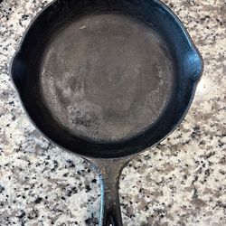 Cast Iron Skillet – Heavy Duty Frying Pan