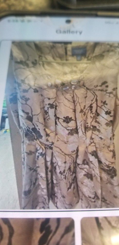 Womens  sleeveless Gold Dress