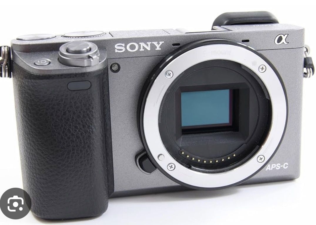 Sony A6000  (Body Only)