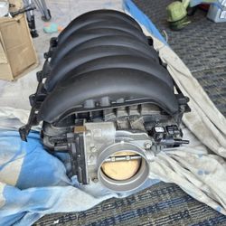Chevrolet Silverado/GMC Intake Manifold 
