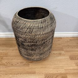 LAUNDRY  CILINDER BASKET . 