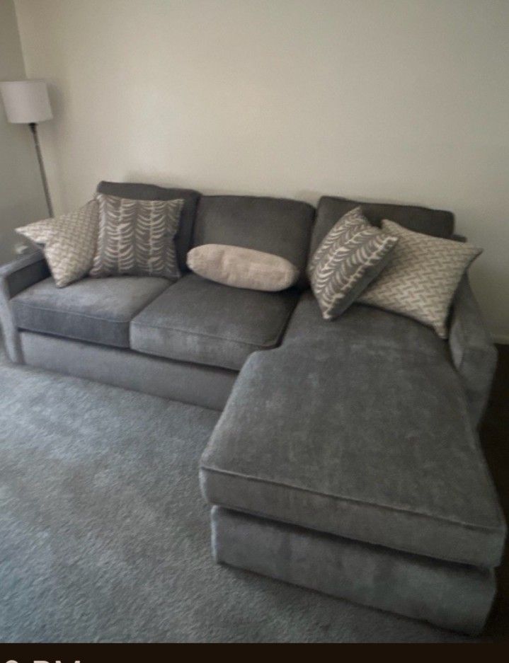 FOR SALE: Stylish & Comfy Couch – Excellent Condition