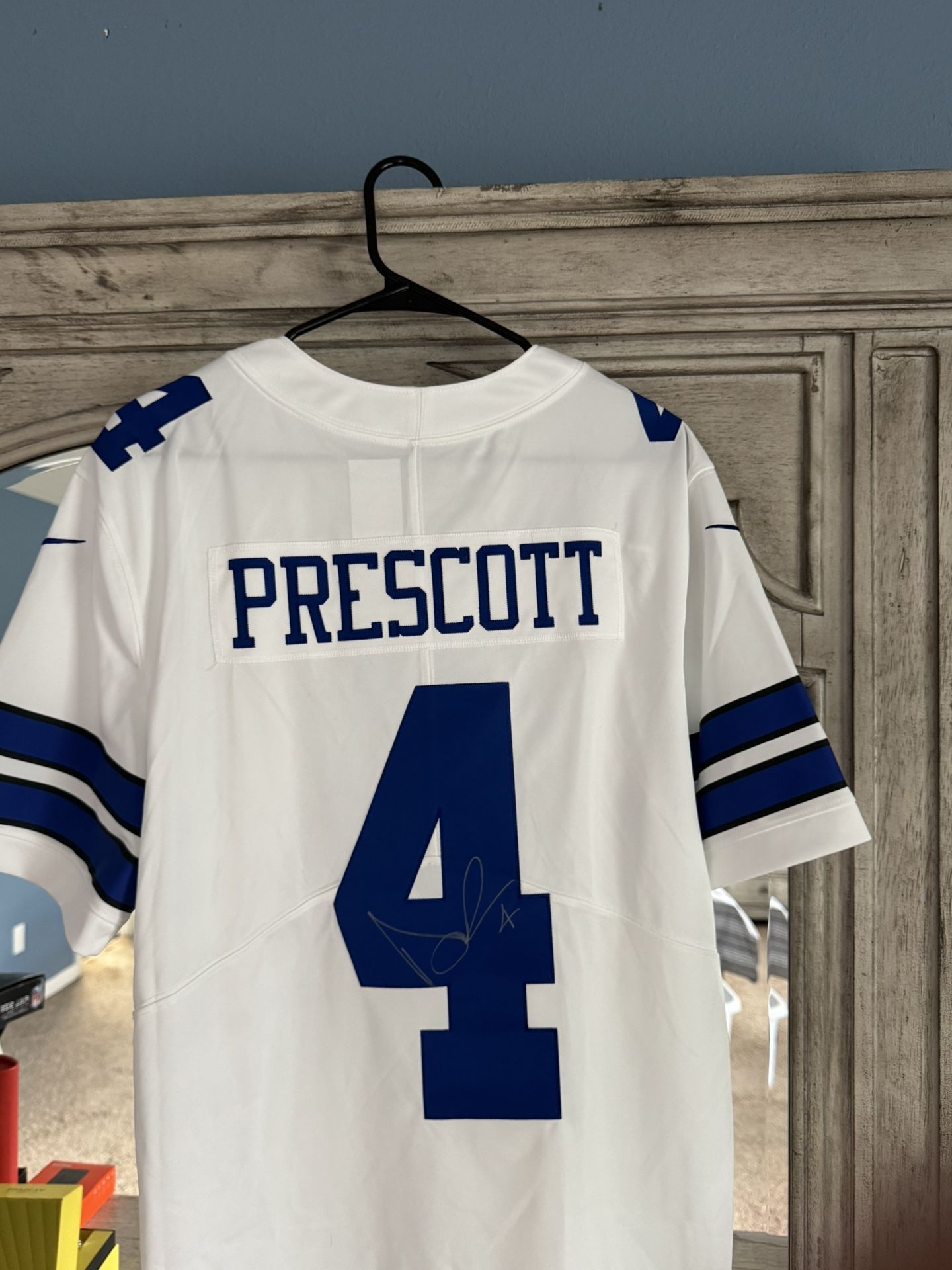 *Attention Cowboys fans - Autographed NEW Dak Prescott jersey*