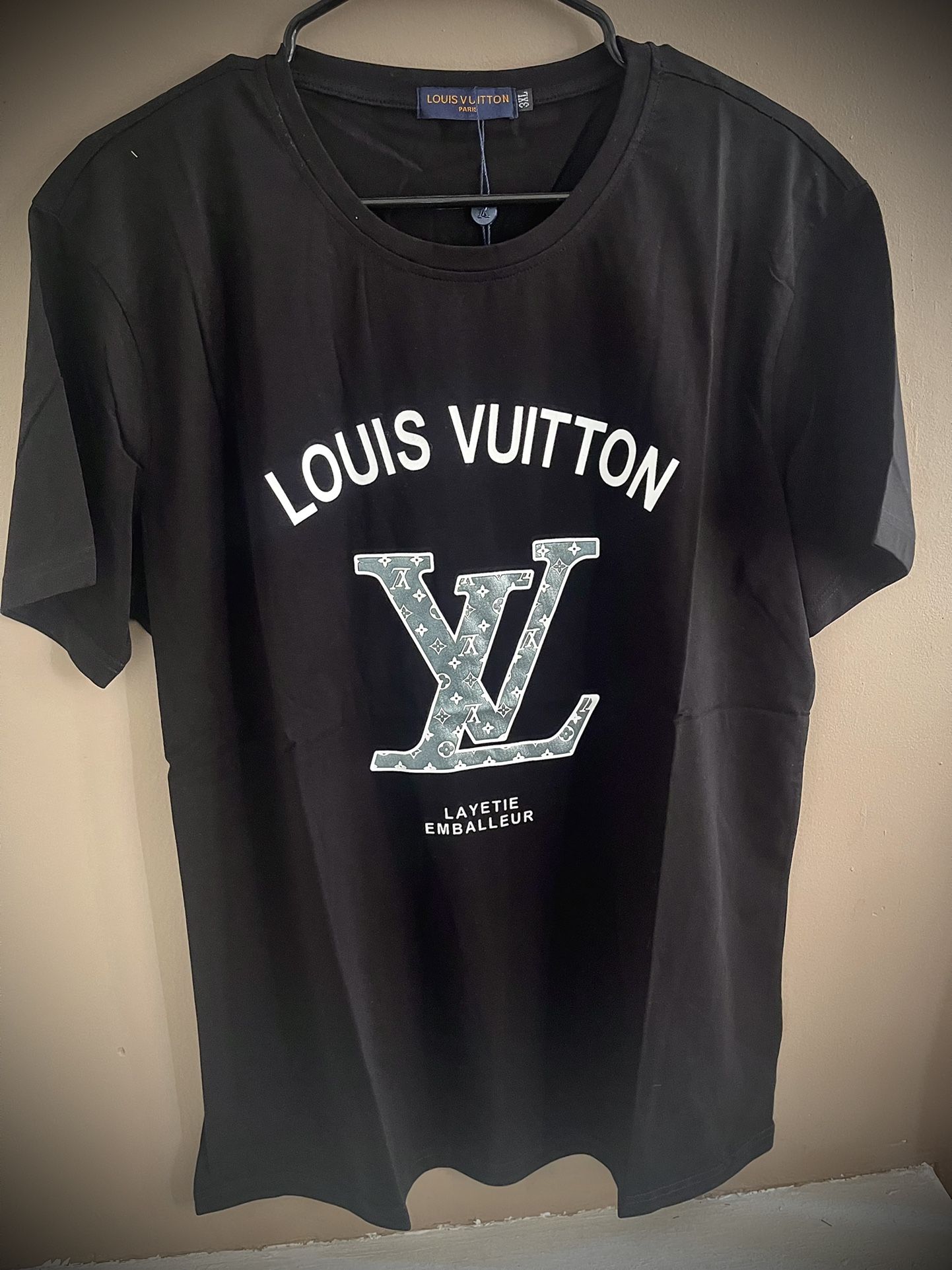 Brand New Louis Vuitton Monogram Bandana Short-Sleeved Shirt (Size: Medium)  for Sale in Valley Stream, NY - OfferUp