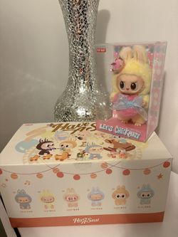 Authentic Popmart Have A Seat Case And Let’s Checkmate Plush Pendent 