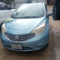 Nissan Versa 