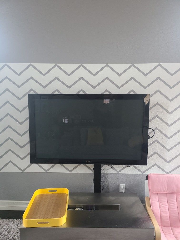 60 Inch PIONEER ELITE with Polk Audio Soundbar