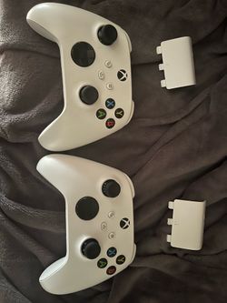 2 Xbox series S controller’s