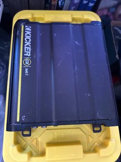 Kicker 12CX300.1 Mono subwoofer amplifier — 300 watts RMS x 1 at 2 ohms