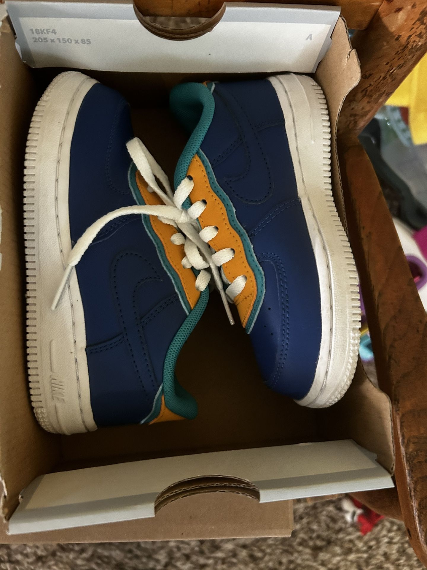Nikes-Size C9