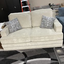 LOVESEAT