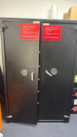 Blue Dot Inventory Safe – 6’ H x 4’ W x 2.5’ D – Like New