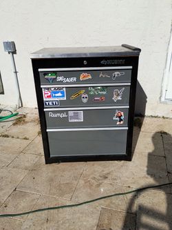 Husky tool box 4 drawers