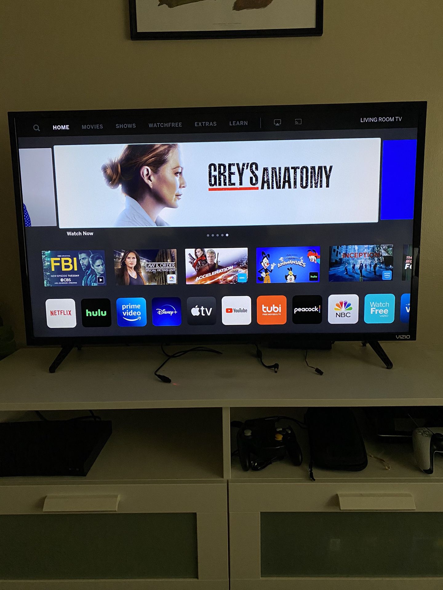 VIZIO 43” SMART LED TV FHD | BUILT-IN WIFI STREAMING APPS & CHROMECAST/AIRPLAY | BLU-RAY INCLUDED