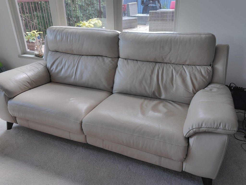 Power Reclining Leather Sofas