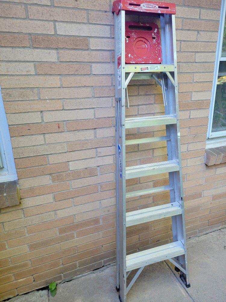 6 Ft Aluminum Ladder