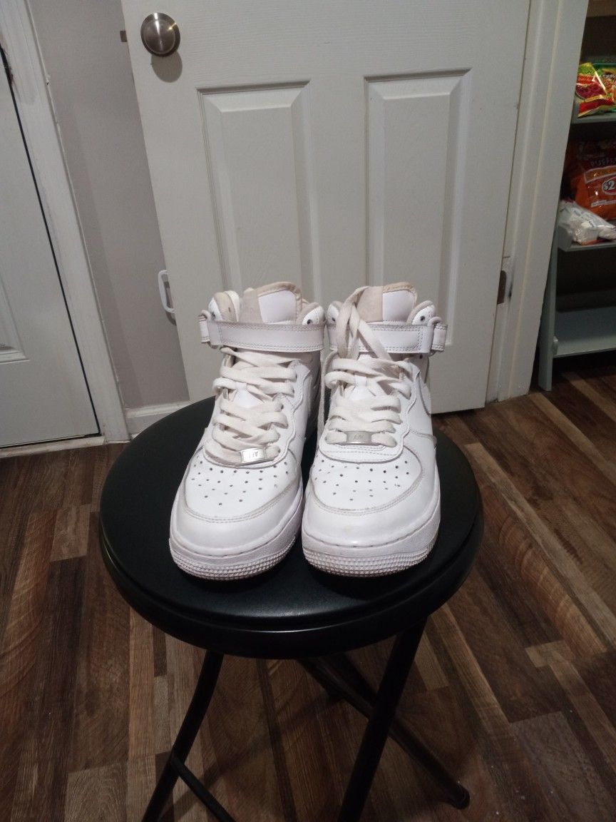 Size 7 Air Force Ones