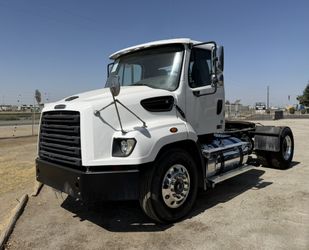 2020 Freightliner 114SD SINGLE AXLE DAY CAB